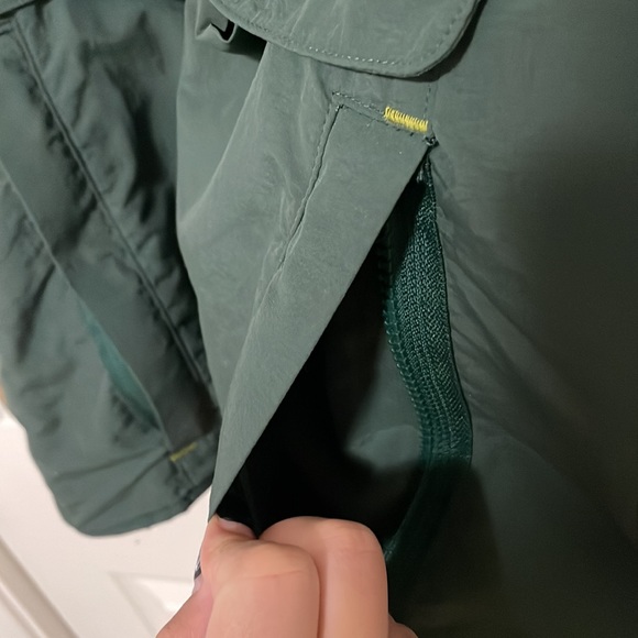 Levi’s Relaxed Fit Quarter Zip - Picture 4 of 4